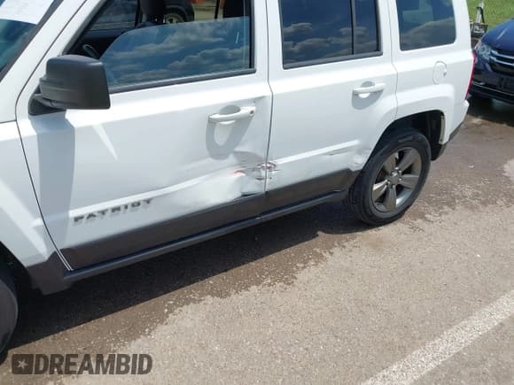 ✅ 2017 Jeep Patriot Sport • VIN: 1C4NJPBA5HD213418 • Lot: 42642537. Listed on IAAI with 105,863 mi. Free auction sales archive from the USA and detailed vehicle history report at DreamBid. Image 6.