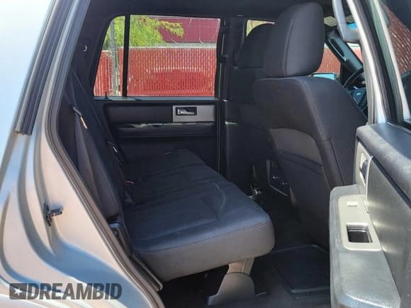 ✅ 2016 Ford Expedition XLT • VIN: 1FMJU1JT5GEF44834 • Lot: 85316335. Wystawiony na Copart z przebiegiem 103 228 mil. Bezpłatny archiwum sprzedaży aukcyjnych z USA i szczegółowy raport historii pojazdu na DreamBid. Zdjęcie 6.