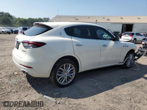 ✅ 2022 Maserati Levante GT • VIN: ZN661XUA1NX394706 • Lot: 65567505. Wystawiony na Copart z przebiegiem Nie podano. Bezpłatny archiwum sprzedaży aukcyjnych z USA i szczegółowy raport historii pojazdu na DreamBid. Zdjęcie 3.