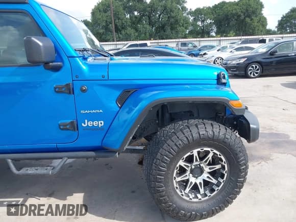 ✅ 2022 Jeep Wrangler Unlimited Sahara • VIN: 1C4HJXENXNW118607 • Lot: 42536834. Listed on IAAI with 29,917 mi. Free auction sales archive from the USA and detailed vehicle history report at DreamBid. Image 19.