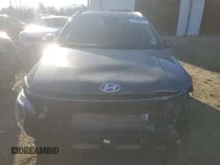 2025 Hyundai Kona SEL Convenience with VIN KM8HCCAB3SU192744, listed as a Copart auction lot 80489844 with 899 mi miles and Salvage title. Bid and sale history available at DreamBid. Image 5.