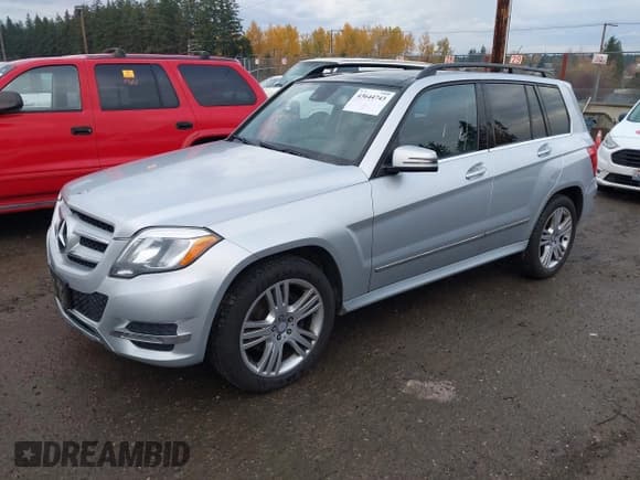 ✅ 2014 Mercedes-Benz GLK 350 • VIN: WDCGG8JB3EG312766 • Лот: 43644743. Опубликован ранее на IAAI с пробегом 215 561 миль. Бесплатный доступ к архиву аукционных продаж из США и подробный отчёт об истории автомобиля на DreamBid. Изображение 2.