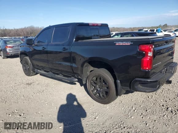 ✅ 2023 Chevrolet Silverado 1500 LT Trail Boss • VIN: 3GCUDFE84PG273892 • Lot: 46909745. Wystawiony na Copart z przebiegiem 59 466 mil. Bezpłatny archiwum sprzedaży aukcyjnych z USA i szczegółowy raport historii pojazdu na DreamBid. Zdjęcie 2.