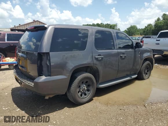 ✅ 2011 Chevrolet Tahoe Commercial • VIN: 1GNLC2E0XBR136988 • Lot: 60869755. Listed on Copart with 190,507 mi. Free auction sales archive from the USA and detailed vehicle history report at DreamBid. Image 3.