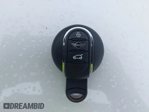 ✅ 2024 MINI Countryman Cooper S • VIN: WMZ83BR07R3S01625 • Lot: 42575154. Wystawiony na IAAI z przebiegiem 29 888 mil. Bezpłatny archiwum sprzedaży aukcyjnych z USA i szczegółowy raport historii pojazdu na DreamBid. Zdjęcie 11.