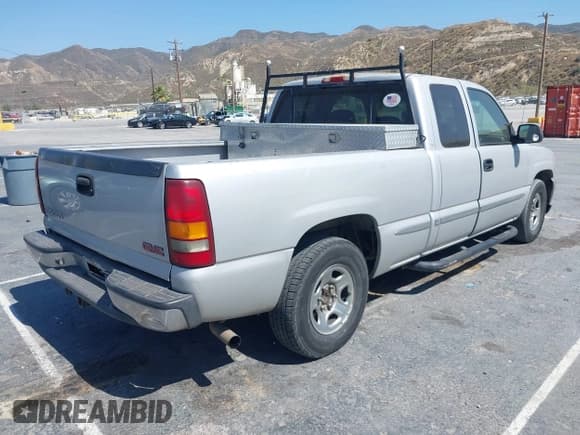 ✅ 2002 GMC Sierra 1500 • VIN: 1GTEC19T42Z311588 • Лот: 42484628. Опубликован ранее на IAAI с пробегом 175 809 миль. Бесплатный доступ к архиву аукционных продаж из США и подробный отчёт об истории автомобиля на DreamBid. Изображение 4.