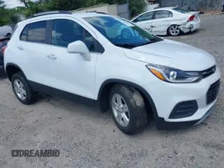 ✅ 2020 Chevrolet Trax LT • VIN: KL7CJPSB0LB057547 • Lot: 42302289. Wystawiony na IAAI z przebiegiem 46 590 mil. Bezpłatny archiwum sprzedaży aukcyjnych z USA i szczegółowy raport historii pojazdu na DreamBid. Zdjęcie 1.