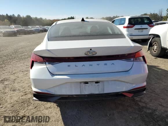 2022 Hyundai Elantra SEL z VIN 5NPLN4AG1NH075561, wystawiony jako Copart lot #89709365 z przebiegiem 62 186 mil mil oraz Szkoda całkowita • Salvage title. Historia ofert i sprzedaży dostępna na DreamBid. Obrazek 6.