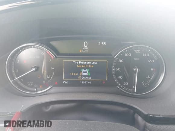 ✅ 2022 Cadillac XT5 FWD Premium Luxury • VIN: 1GYKNCR44NZ168240 • Lot: 41743682. Listed on IAAI with 13,587 mi. Free auction sales archive from the USA and detailed vehicle history report at DreamBid. Image 7.