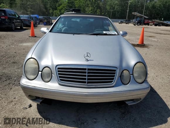 ✅ 2001 Mercedes-Benz CLK 320/430 • VIN: WDBLK70G81T069854 • Lot: 55624715. Wystawiony na Copart z przebiegiem Nie podano. Bezpłatny archiwum sprzedaży aukcyjnych z USA i szczegółowy raport historii pojazdu na DreamBid. Zdjęcie 5.