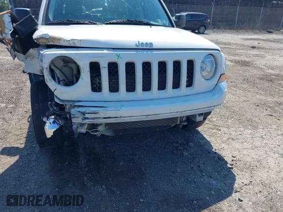 ✅ 2017 Jeep Patriot High Altitude • VIN: 1C4NJRFB5HD155468 • Lot: 42857214. Listed on IAAI with 132,447 mi. Free auction sales archive from the USA and detailed vehicle history report at DreamBid. Image 6.