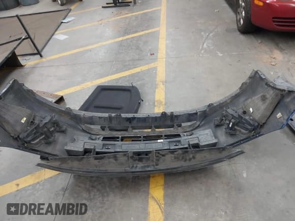 ✅ 2019 Hyundai Elantra • VIN: KMHH35LE6KU107706 • Lot: 42574286. Listed on IAAI with 60,101 mi. Free auction sales archive from the USA and detailed vehicle history report at DreamBid. Image 12.