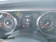 ✅ 2022 Jeep Wrangler Unlimited Sport S • VIN: 1C4HJXDG8NW259579 • Lot: 42974393. Wystawiony na IAAI z przebiegiem 55 553 mil. Bezpłatny archiwum sprzedaży aukcyjnych z USA i szczegółowy raport historii pojazdu na DreamBid. Zdjęcie 7.