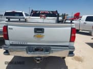 ✅ 2019 Chevrolet Silverado 2500HD Work Truck • VIN: 1GC1CREG9KF181671 • Lot: 42549197. Wystawiony na IAAI z przebiegiem 279 256 mil. Bezpłatny archiwum sprzedaży aukcyjnych z USA i szczegółowy raport historii pojazdu na DreamBid. Zdjęcie 15.