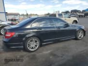 ✅ 2013 Mercedes-Benz C 250 Sport • VIN: WDDGF4HB7DA757042 • Lot: 54987555. Wystawiony na Copart z przebiegiem 122 968 mil. Bezpłatny archiwum sprzedaży aukcyjnych z USA i szczegółowy raport historii pojazdu na DreamBid. Zdjęcie 3.