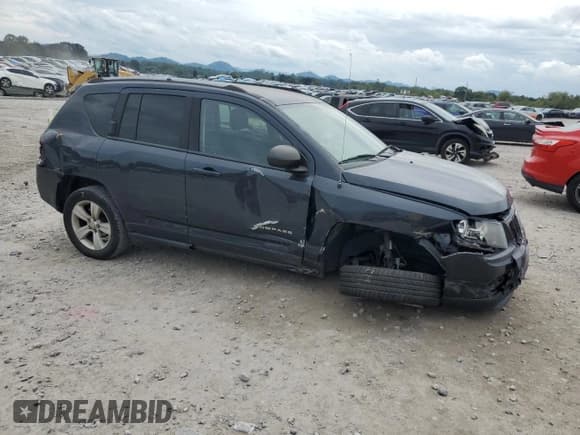 ✅ 2016 Jeep Compass Sport • VIN: 1C4NJDBB3GD586575 • Lot: 81213505. Wystawiony na Copart z przebiegiem 116 576 mil. Bezpłatny archiwum sprzedaży aukcyjnych z USA i szczegółowy raport historii pojazdu na DreamBid. Zdjęcie 4.