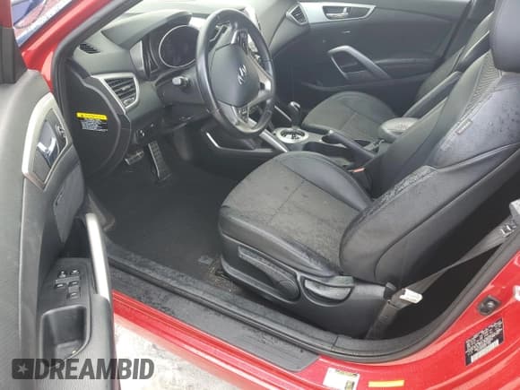 ✅ 2016 Hyundai Veloster • VIN: KMHTC6AD0GU299870 • Lot: 70583364. Wystawiony na Copart z przebiegiem 146 896 mil. Bezpłatny archiwum sprzedaży aukcyjnych z USA i szczegółowy raport historii pojazdu na DreamBid. Zdjęcie 8.