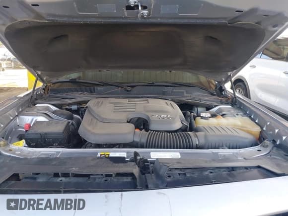 ✅ 2015 Dodge Challenger SXT Plus • VIN: 2C3CDZBGXFH700231 • Lot: 43407846. Wystawiony na IAAI z przebiegiem 129 305 mil. Bezpłatny archiwum sprzedaży aukcyjnych z USA i szczegółowy raport historii pojazdu na DreamBid. Zdjęcie 10.