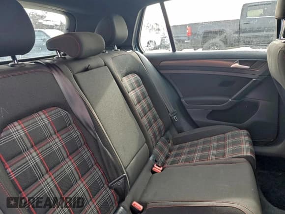 ✅ 2018 Volkswagen Golf GTI S • VIN: 3VW447AU2JM261593 • Лот: 93737755. Опубликован ранее на Copart с пробегом 103 061 миль. Бесплатный доступ к архиву аукционных продаж из США и подробный отчёт об истории автомобиля на DreamBid. Изображение 10.