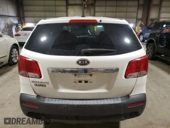✅ 2012 Kia Sorento LX • VIN: 5XYKT3A19CG231969 • Lot: 90927325. Listed on Copart with 167,211 mi. Free auction sales archive from the USA and detailed vehicle history report at DreamBid. Image 6.