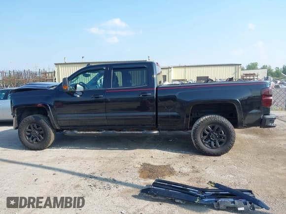 ✅ 2018 Chevrolet Silverado 2500HD LT • VIN: 1GC1KVEY3JF287701 • Lot: 42992874. Wystawiony na IAAI z przebiegiem 146 945 mil. Bezpłatny archiwum sprzedaży aukcyjnych z USA i szczegółowy raport historii pojazdu na DreamBid. Zdjęcie 15.