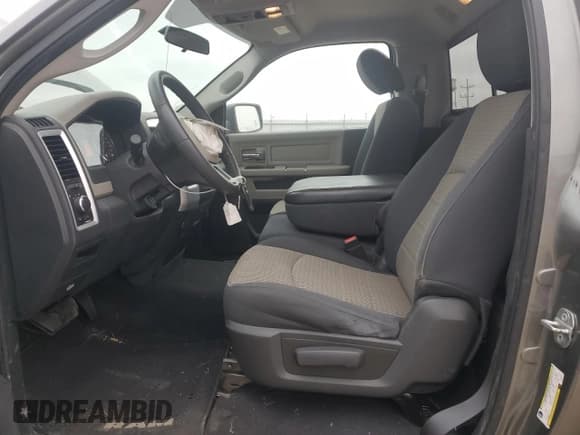 ✅ 2010 Dodge 1500 ST • VIN: 3D7JB1EP5AG104772 • Lot: 84306824. Wystawiony na Copart z przebiegiem 96 708 mil. Bezpłatny archiwum sprzedaży aukcyjnych z USA i szczegółowy raport historii pojazdu na DreamBid. Zdjęcie 7.