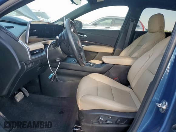✅ 2024 Cadillac XT4 FWD Premium Luxury • VIN: 1GYFZCR48RF209093 • Lot: 82405655. Listed on Copart with 19,042 mi. Free auction sales archive from the USA and detailed vehicle history report at DreamBid. Image 7.