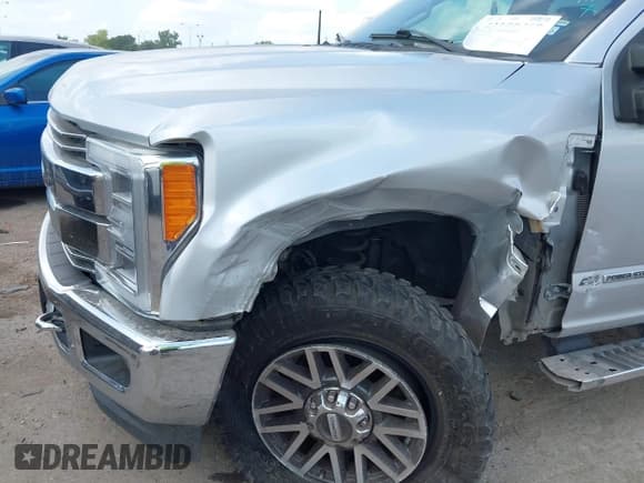 ✅ 2019 Ford F-250 XLT • VIN: 1FT7W2BT4KEC49990 • Lot: 43100469. Listed on IAAI with 214,580 mi. Free auction sales archive from the USA and detailed vehicle history report at DreamBid. Image 6.