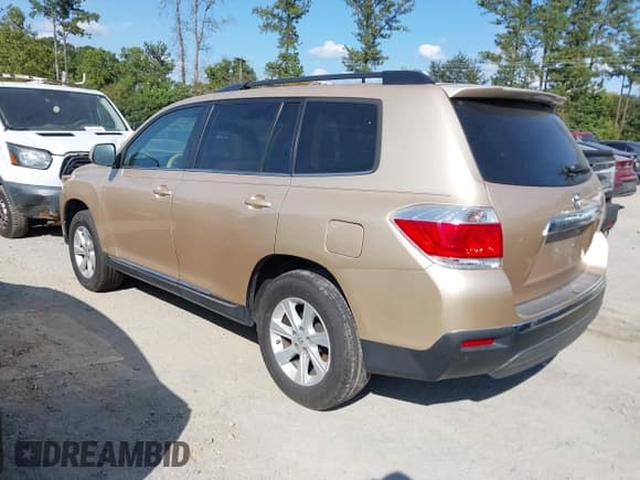 ✅ 2013 Toyota Highlander SE • VIN: 5TDZK3EH4DS135406 • Лот: 43170302. Опубликован ранее на IAAI с пробегом 238 486 миль. Бесплатный доступ к архиву аукционных продаж из США и подробный отчёт об истории автомобиля на DreamBid. Изображение 14.