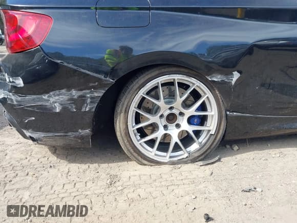 ✅ 2016 BMW 2 Series M235i • VIN: WBA1J7C53GV359418 • Лот: 42961196. Опубликован ранее на IAAI с пробегом 78 773 миль. Бесплатный доступ к архиву аукционных продаж из США и подробный отчёт об истории автомобиля на DreamBid. Изображение 17.