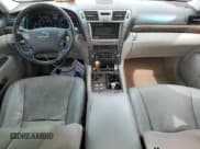 ✅ 2007 Lexus LS 460 L • VIN: JTHGL46F375014799 • Lot: 53912115. Wystawiony na Copart z przebiegiem 150 120 mil. Bezpłatny archiwum sprzedaży aukcyjnych z USA i szczegółowy raport historii pojazdu na DreamBid. Zdjęcie 8.