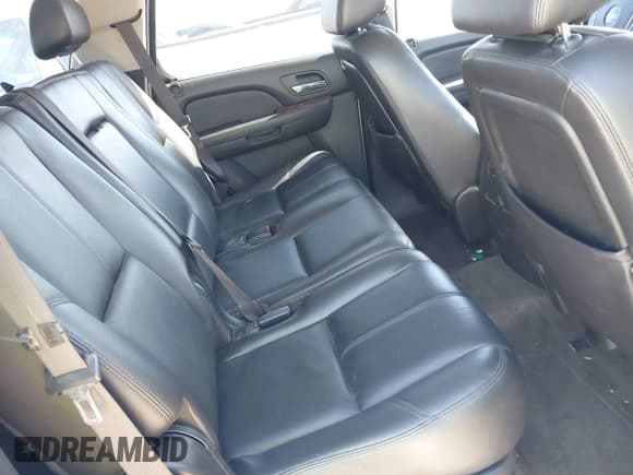 ✅ 2009 GMC Yukon SLT 4SB • VIN: 1GKEC33329R235517 • Lot: 43629406. Listed on IAAI with 198,158 mi. Free auction sales archive from the USA and detailed vehicle history report at DreamBid. Image 8.