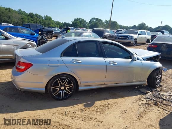 ✅ 2014 Mercedes-Benz C 250 Sport • VIN: WDDGF4HB0EG193474 • Lot: 42801100. Listed on IAAI with 146,305 mi. Free auction sales archive from the USA and detailed vehicle history report at DreamBid. Image 13.