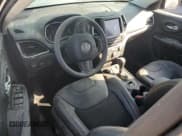 ✅ 2020 Jeep Cherokee Trailhawk Elite • VIN: 1C4PJMBX6LD583328 • Lot: 74449614. Wystawiony na Copart z przebiegiem Nie podano. Bezpłatny archiwum sprzedaży aukcyjnych z USA i szczegółowy raport historii pojazdu na DreamBid. Zdjęcie 8.