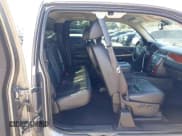 ✅ 2009 Chevrolet Silverado 1500 • VIN: 1GCEC39J69Z174643 • Lot: 42853730. Wystawiony na IAAI z przebiegiem 172 839 mil. Bezpłatny archiwum sprzedaży aukcyjnych z USA i szczegółowy raport historii pojazdu na DreamBid. Zdjęcie 8.