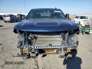 ✅ 2019 Chevrolet Silverado 1500 Custom • VIN: 3GCUYBEFXKG700027 • Lot: 69977734. Wystawiony na Copart z przebiegiem 79 626 mil. Bezpłatny archiwum sprzedaży aukcyjnych z USA i szczegółowy raport historii pojazdu na DreamBid. Zdjęcie 5.