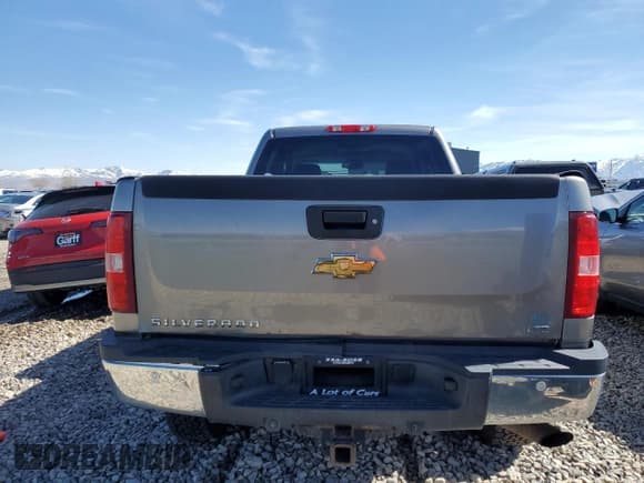 ✅ 2007 Chevrolet Silverado 2500HD 2LT • VIN: 1GCHK23K77F527420 • Lot: 48525815. Wystawiony na Copart z przebiegiem 253 826 mil. Bezpłatny archiwum sprzedaży aukcyjnych z USA i szczegółowy raport historii pojazdu na DreamBid. Zdjęcie 6.