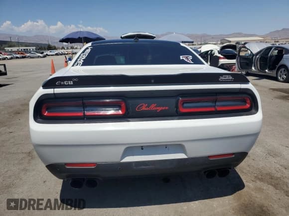 ✅ 2018 Dodge Challenger T/A • VIN: 2C3CDZBT5JH171390 • Lot: 66577474. Wystawiony na Copart z przebiegiem 82 647 mil. Bezpłatny archiwum sprzedaży aukcyjnych z USA i szczegółowy raport historii pojazdu na DreamBid. Zdjęcie 6.