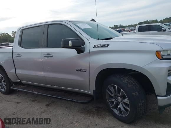 ✅ 2020 Chevrolet Silverado 1500 RST • VIN: 3GCUYEED9LG398957 • Lot: 40698196. Wystawiony na IAAI z przebiegiem 17 043 mil. Bezpłatny archiwum sprzedaży aukcyjnych z USA i szczegółowy raport historii pojazdu na DreamBid. Zdjęcie 13.