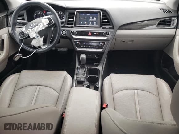 ✅ 2018 Hyundai Sonata Limited • VIN: 5NPE34AF5JH666623 • Lot: 39889643. Listed on Copart with 43,544 mi. Free auction sales archive from the USA and detailed vehicle history report at DreamBid. Image 8.