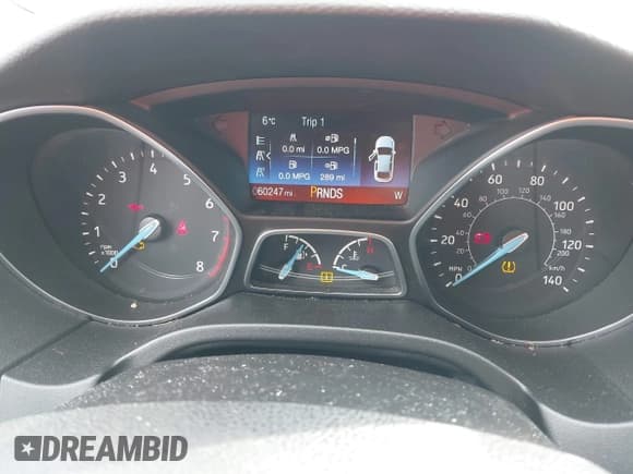 ✅ 2018 Ford Focus SE • VIN: 1FADP3FE2JL318614 • Lot: 43926795. Wystawiony na IAAI z przebiegiem 60 247 mil. Bezpłatny archiwum sprzedaży aukcyjnych z USA i szczegółowy raport historii pojazdu na DreamBid. Zdjęcie 7.