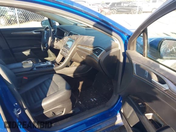 ✅ 2017 Ford Fusion SE • VIN: 3FA6P0HD8HR343041 • Lot: 43400259. Listed on IAAI with 41,947 mi. Free auction sales archive from the USA and detailed vehicle history report at DreamBid. Image 5.