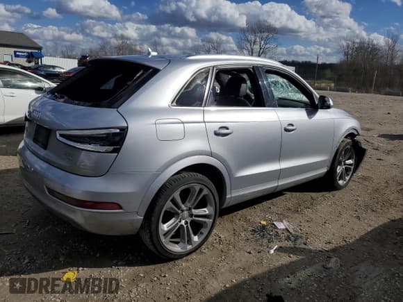 ✅ 2015 Audi Q3 Prestige • VIN: WA1GFCFS6FR014457 • Lot: 38018973. Listed on Copart with 163,572 mi. Free auction sales archive from the USA and detailed vehicle history report at DreamBid. Image 3.