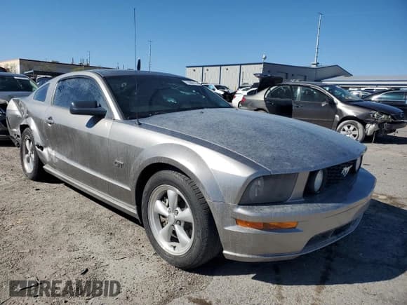 ✅ 2008 Ford Mustang GT Deluxe • VIN: 1ZVHT82H085206426 • Lot: 72066135. Listed on Copart with 184,170 mi. Free auction sales archive from the USA and detailed vehicle history report at DreamBid. Image 4.