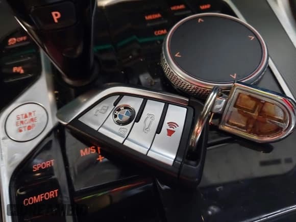 ✅ 2021 BMW X6 xDrive40i • VIN: 5UXCY6C01M9F60021 • Lot: 41972595. Wystawiony na IAAI z przebiegiem 64 064 mil. Bezpłatny archiwum sprzedaży aukcyjnych z USA i szczegółowy raport historii pojazdu na DreamBid. Zdjęcie 11.