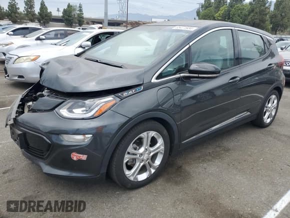 ✅ 2018 Chevrolet Bolt EV LT • VIN: 1G1FW6S05J4135549 • Lot: 65471934. Wystawiony na Copart z przebiegiem 59 719 mil. Bezpłatny archiwum sprzedaży aukcyjnych z USA i szczegółowy raport historii pojazdu na DreamBid. Zdjęcie 1.
