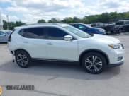 ✅ 2017 Nissan Rogue SV • VIN: 5N1AT2MT4HC772292 • Lot: 41989255. Wystawiony na IAAI z przebiegiem 97 407 mil. Bezpłatny archiwum sprzedaży aukcyjnych z USA i szczegółowy raport historii pojazdu na DreamBid. Zdjęcie 14.