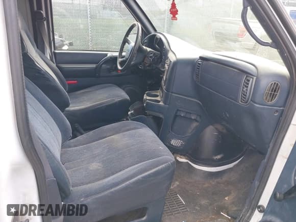 ✅ 2002 Chevrolet Astro Cargo • VIN: 1GCDM19XX2B132461 • Лот: 43722329. Опубликован ранее на IAAI с пробегом 158 571 миль. Бесплатный доступ к архиву аукционных продаж из США и подробный отчёт об истории автомобиля на DreamBid. Изображение 5.