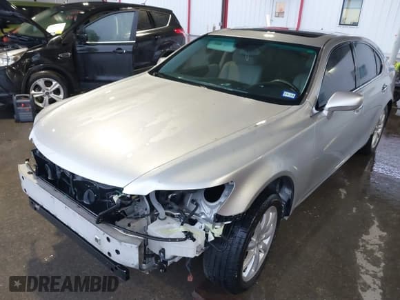 ✅ 2013 Lexus LS 460 • VIN: JTHBL5EF1D5114445 • Lot: 41560104. Wystawiony na IAAI z przebiegiem Nie podano. Bezpłatny archiwum sprzedaży aukcyjnych z USA i szczegółowy raport historii pojazdu na DreamBid. Zdjęcie 2.