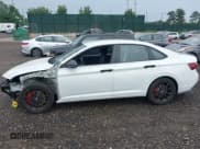 ✅ 2024 Volkswagen Jetta 40th Anniversary Edition • VIN: 3VW9T7BU5RM016273 • Лот: 42588682. Опубликован ранее на IAAI с пробегом 32 787 миль. Бесплатный доступ к архиву аукционных продаж из США и подробный отчёт об истории автомобиля на DreamBid. Изображение 14.